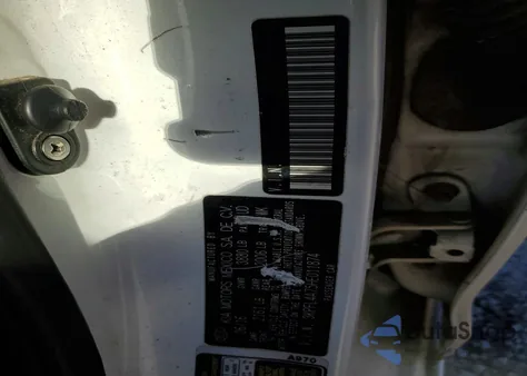 2017 Kia Forte Lx z USA, uszkodzony, nr VIN 3KPFL4A75HE011874